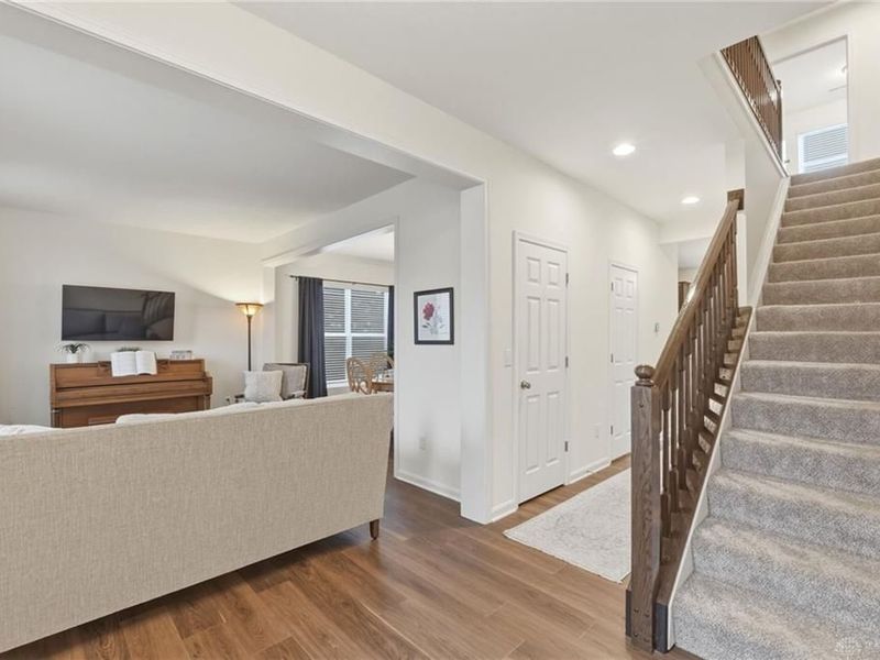 535 Carleton Drive, Sugarcreek Township, OH 45440 Photo 4