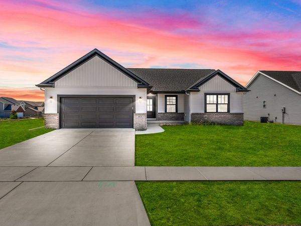 2513 Pampas Lane, Bloomington, IL 61705