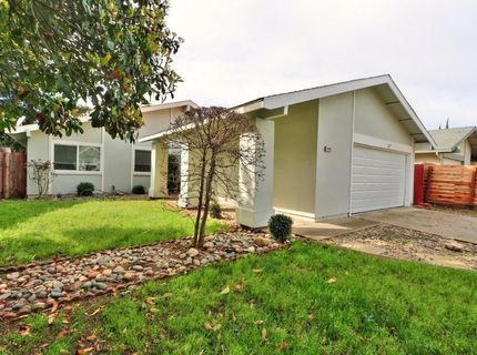 9385 Mira Del Rio Dr, Sacramento, CA 95827 Photo