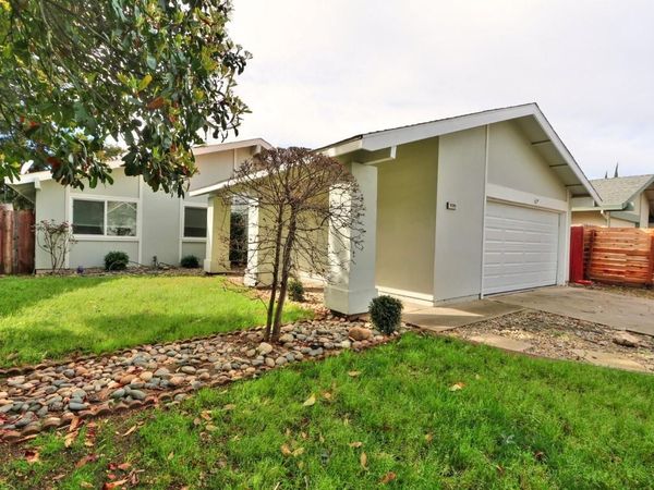 9385 MIRA DEL RIO Dr, Sacramento, CA 95827