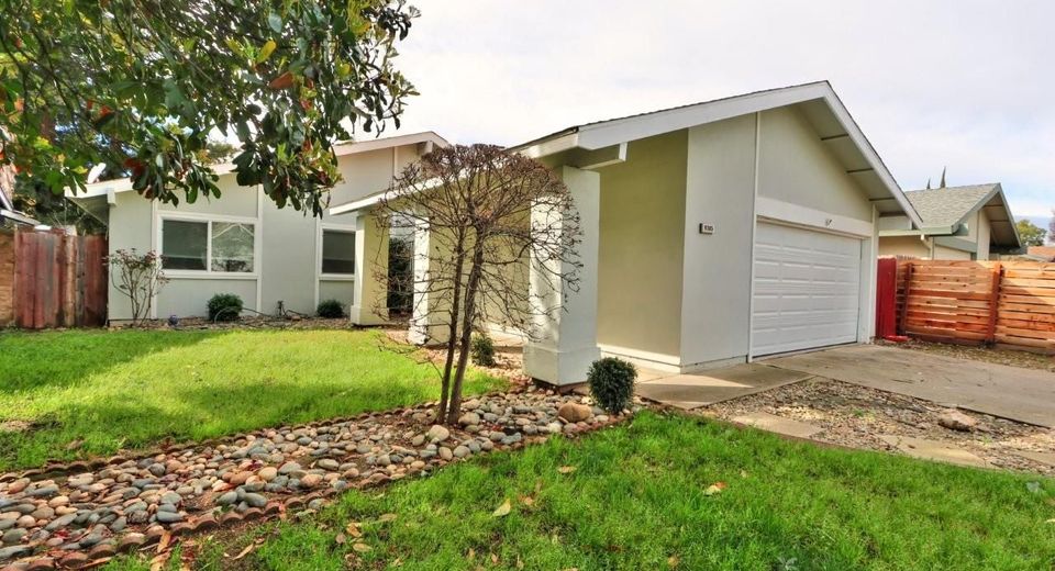 9385 Mira Del Rio Dr, Sacramento, CA 95827 Photo