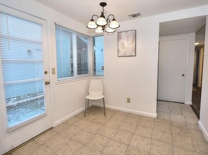 9385 Mira Del Rio Dr, Sacramento, CA 95827 Photo