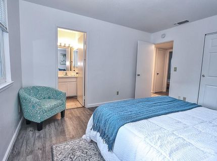 9385 Mira Del Rio Dr, Sacramento, CA 95827 Photo