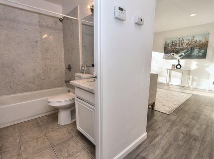 9385 Mira Del Rio Dr, Sacramento, CA 95827 Photo