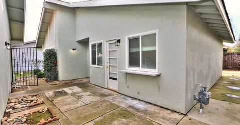 9385 Mira Del Rio Dr, Sacramento, CA 95827 Photo