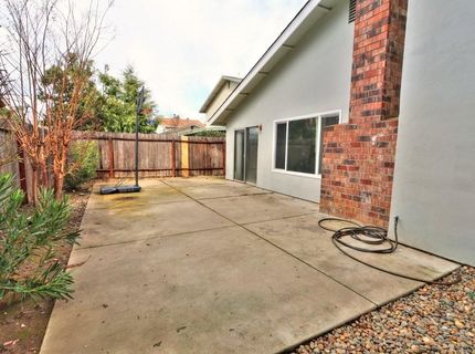 9385 Mira Del Rio Dr, Sacramento, CA 95827 Photo