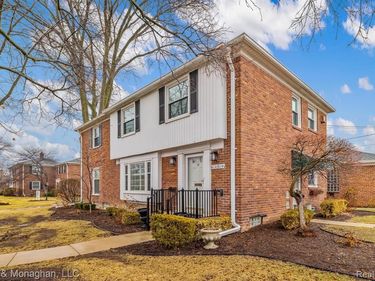 612 Cadieux Road, Grosse Pointe, MI 48230