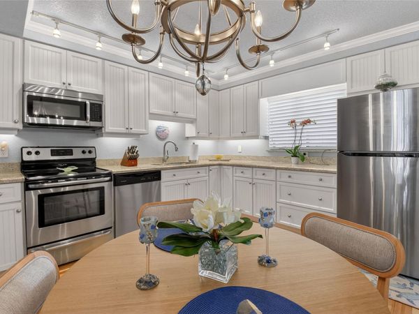 5250 Las Verdes Circle, Unit 313, Delray Beach, FL 33484