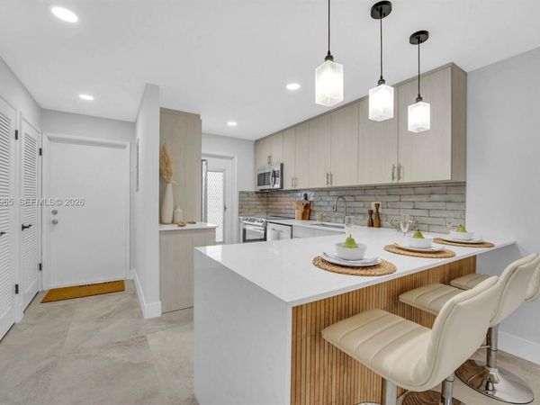 400 SE 10th St, Unit 112, Deerfield Beach, FL 33441