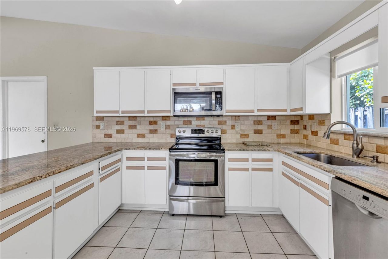 8531 SW 12th St, Miami, FL 33144 Photo