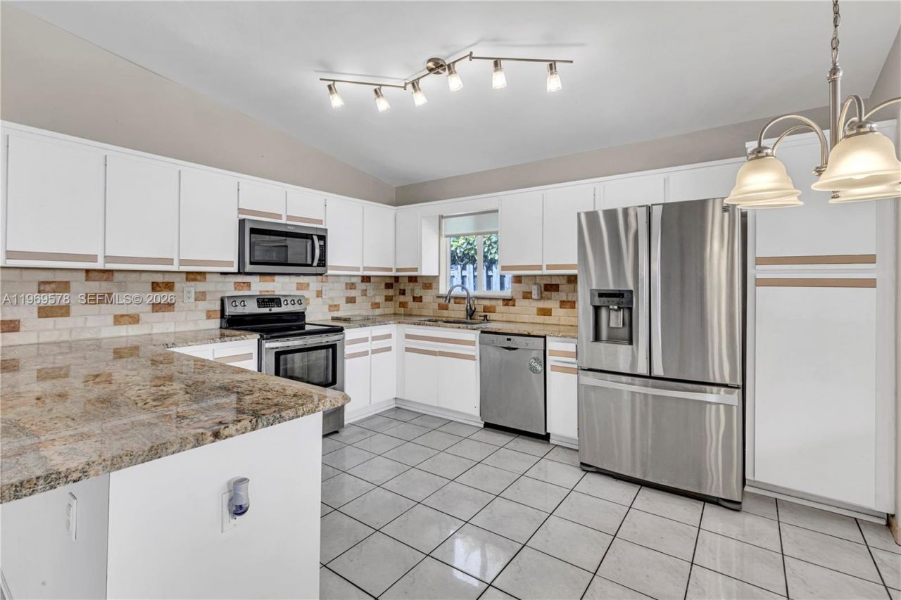 8531 SW 12th St, Miami, FL 33144 Photo