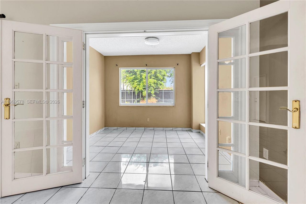 8531 SW 12th St, Miami, FL 33144 Photo