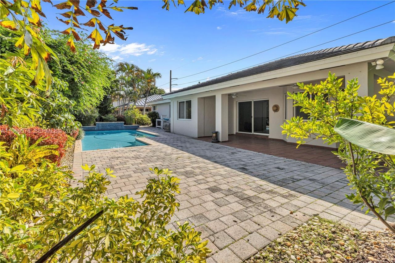 8531 SW 12th St, Miami, FL 33144 Photo