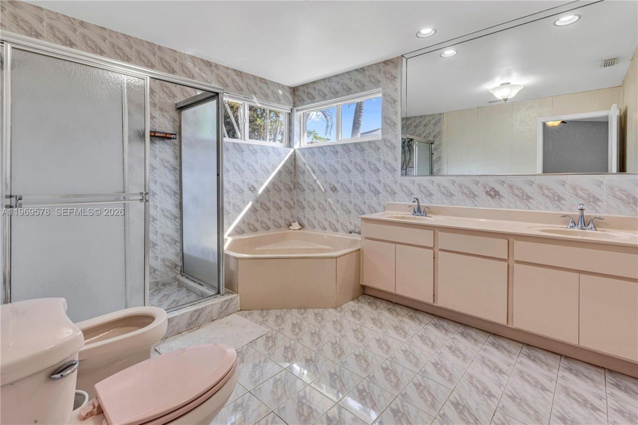 8531 SW 12th St, Miami, FL 33144 Photo