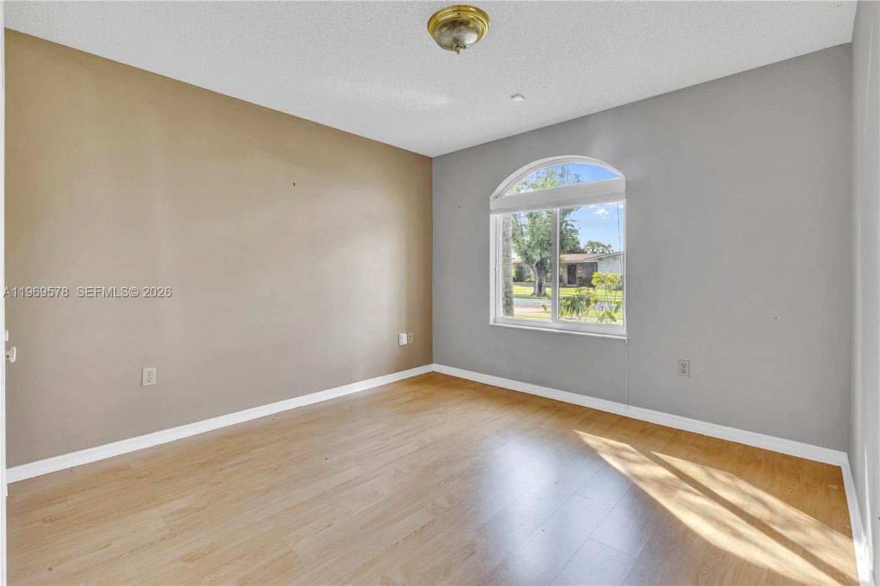 8531 SW 12th St, Miami, FL 33144 Photo