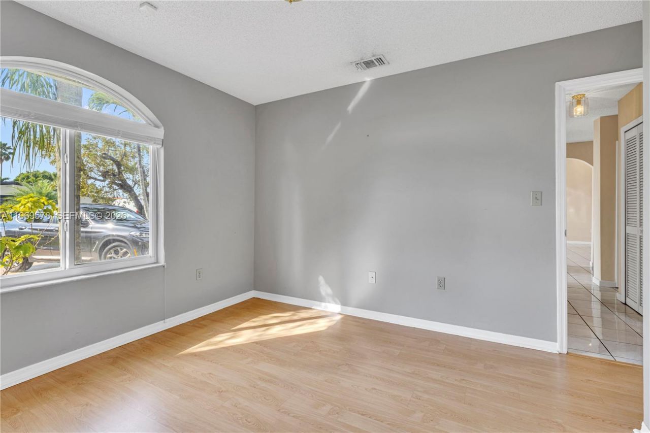 8531 SW 12th St, Miami, FL 33144 Photo