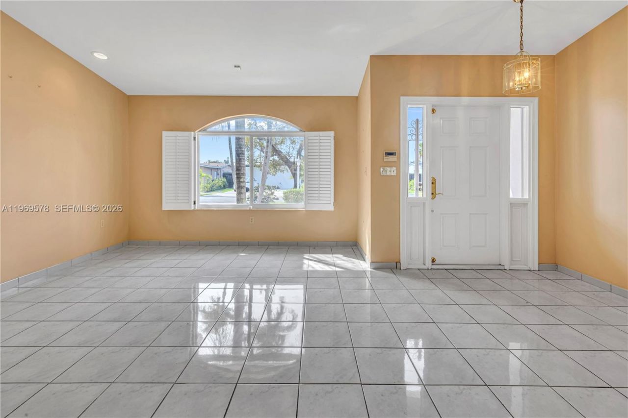 8531 SW 12th St, Miami, FL 33144 Photo