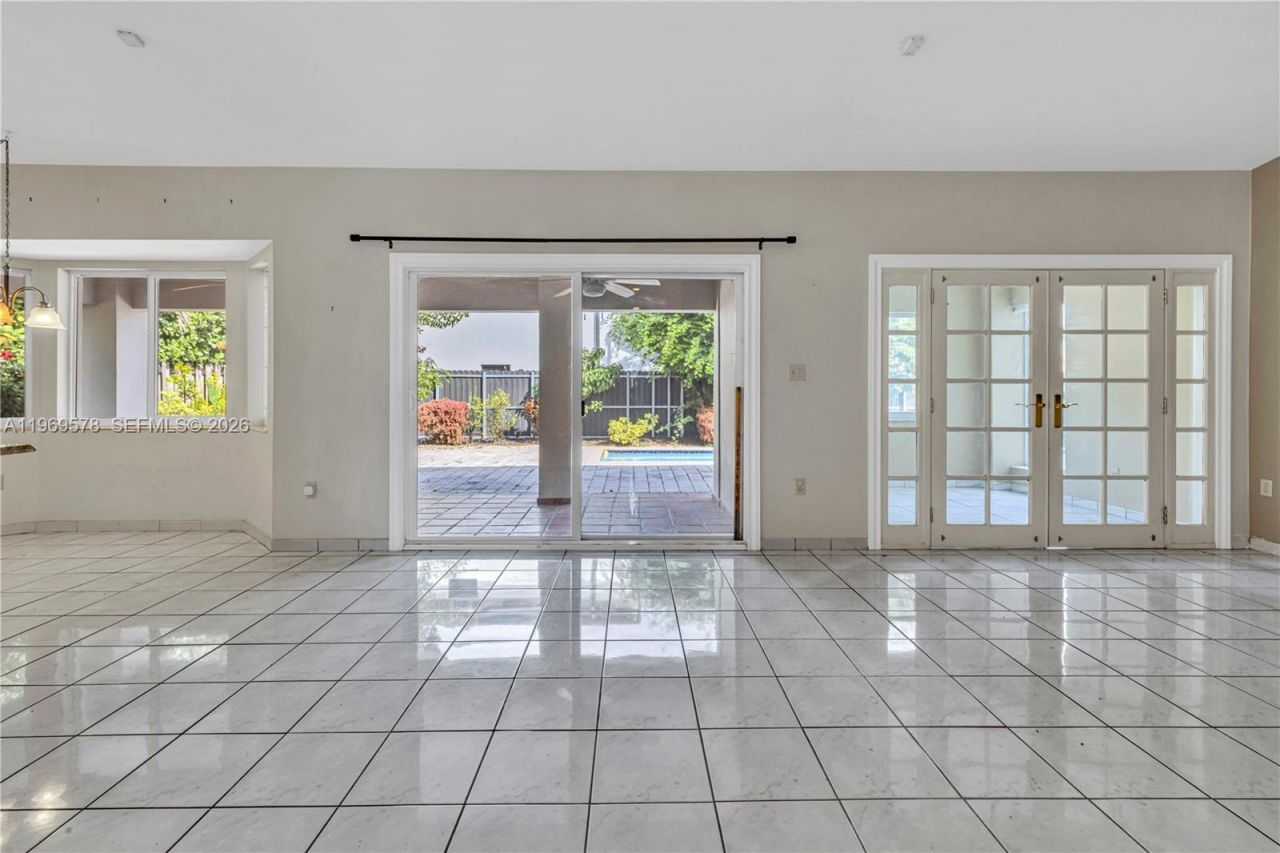 8531 SW 12th St, Miami, FL 33144 Photo