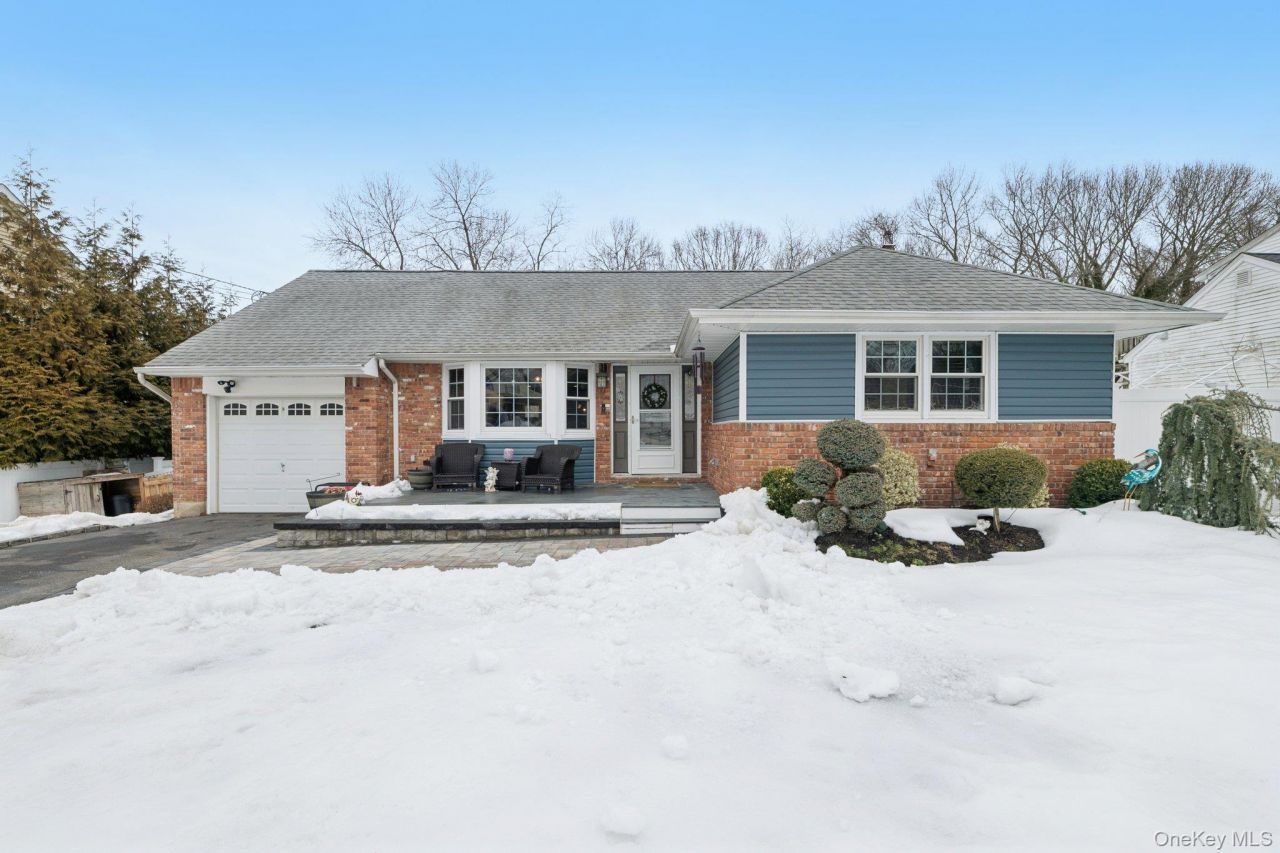 135 5th Avenue  Kings Park, NY 11754