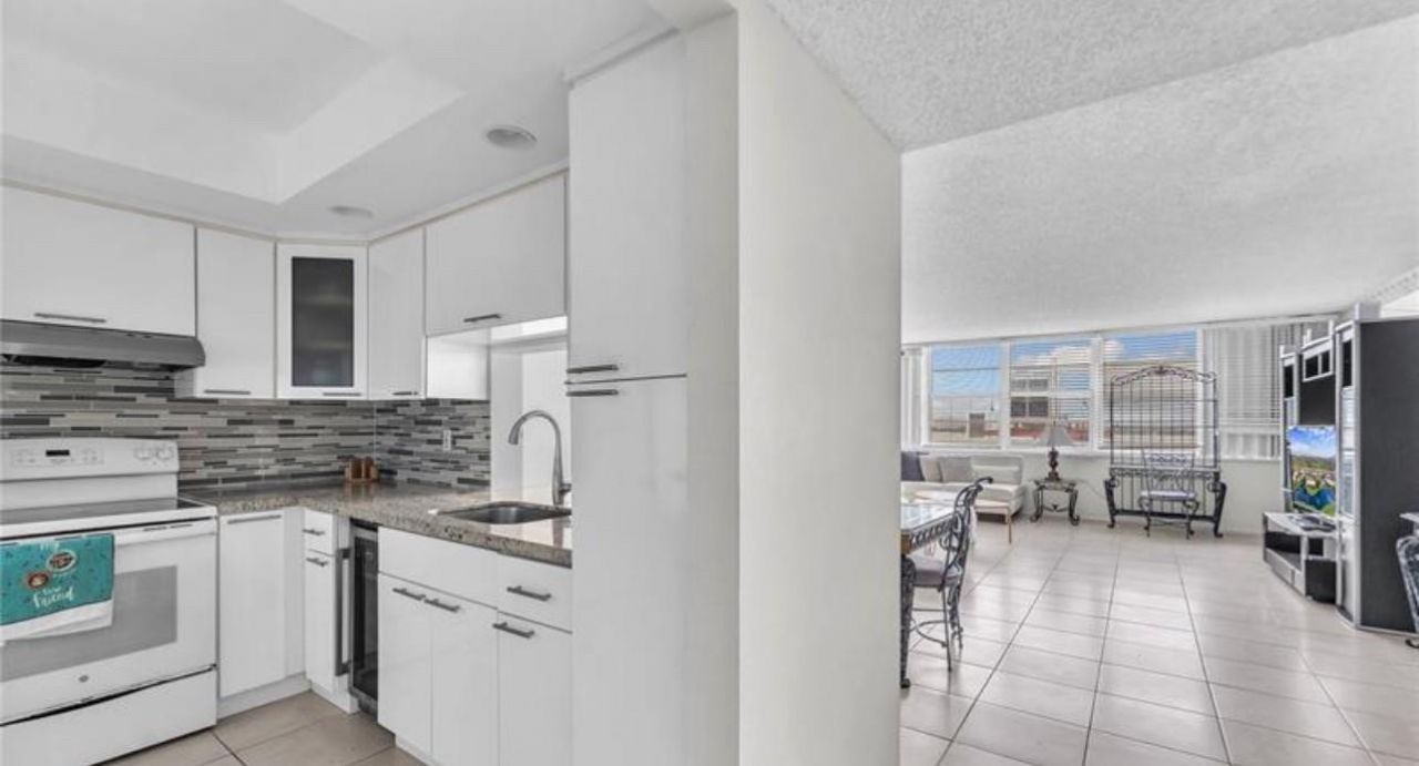 1160 N Federal Highway, Unit 1120, Fort Lauderdale, FL 33304 Photo