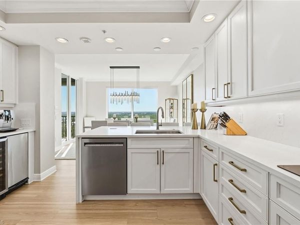 445 Cove Tower DR, Unit 1001, NAPLES, FL 34110