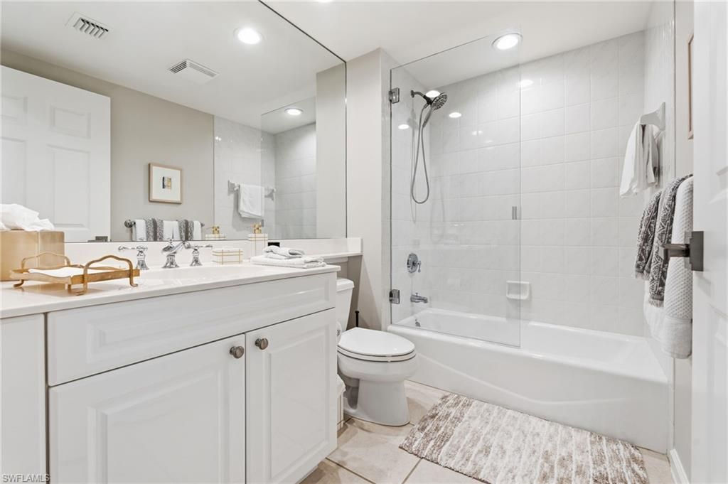 445 Cove Tower Dr, Unit 1001, Naples, FL 34110 Photo