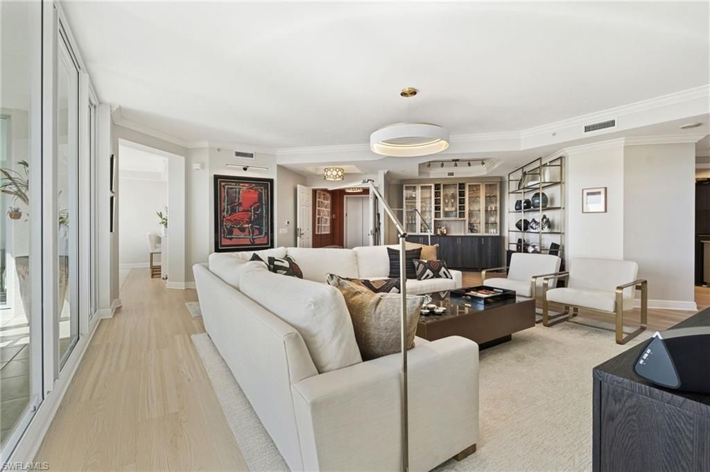 445 Cove Tower Dr, Unit 1001, Naples, FL 34110 Photo