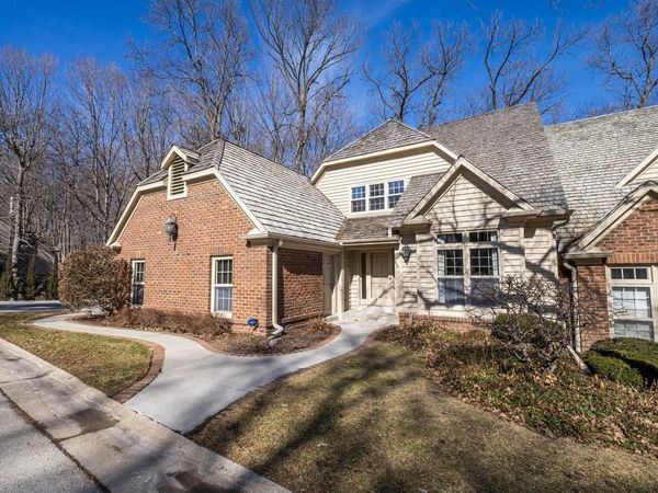 630 Park CIRCLE, Elm Grove, WI 53122