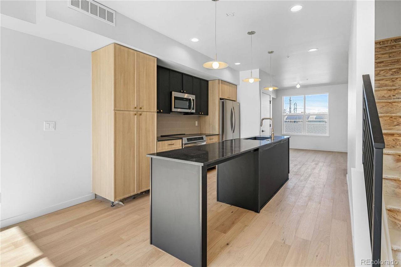 4831 W 10th Avenue, Denver, CO 80204 Main Photo