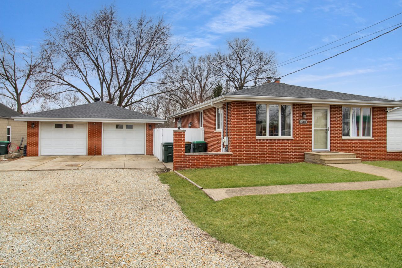 25010 S Canal Street, Channahon, IL 60410 Main Photo