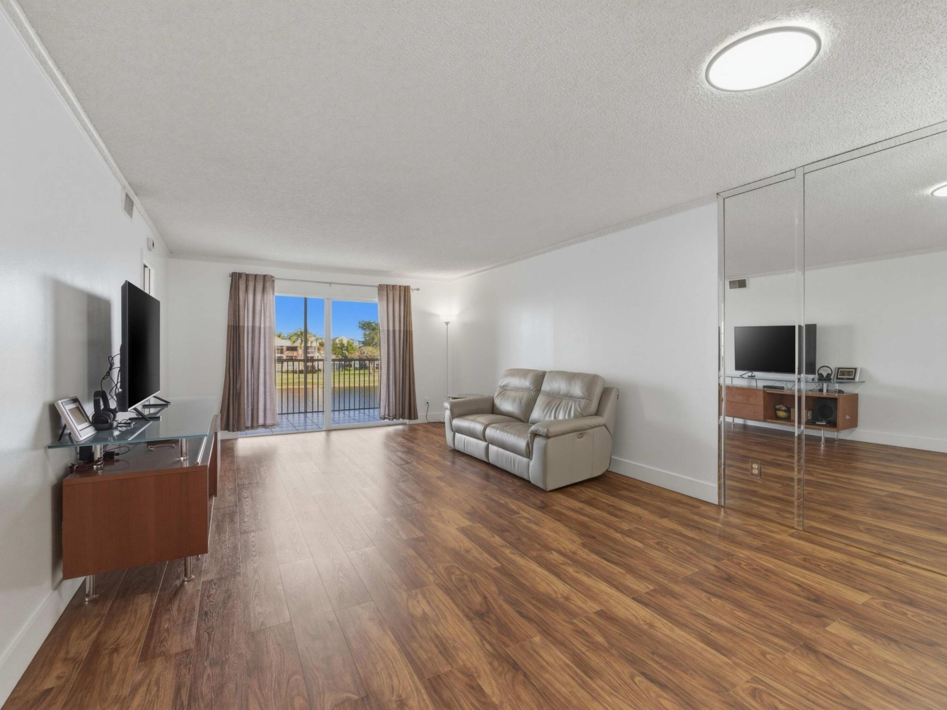 7292 S Devon Drive, Unit 302, Tamarac, FL 33321 Photo