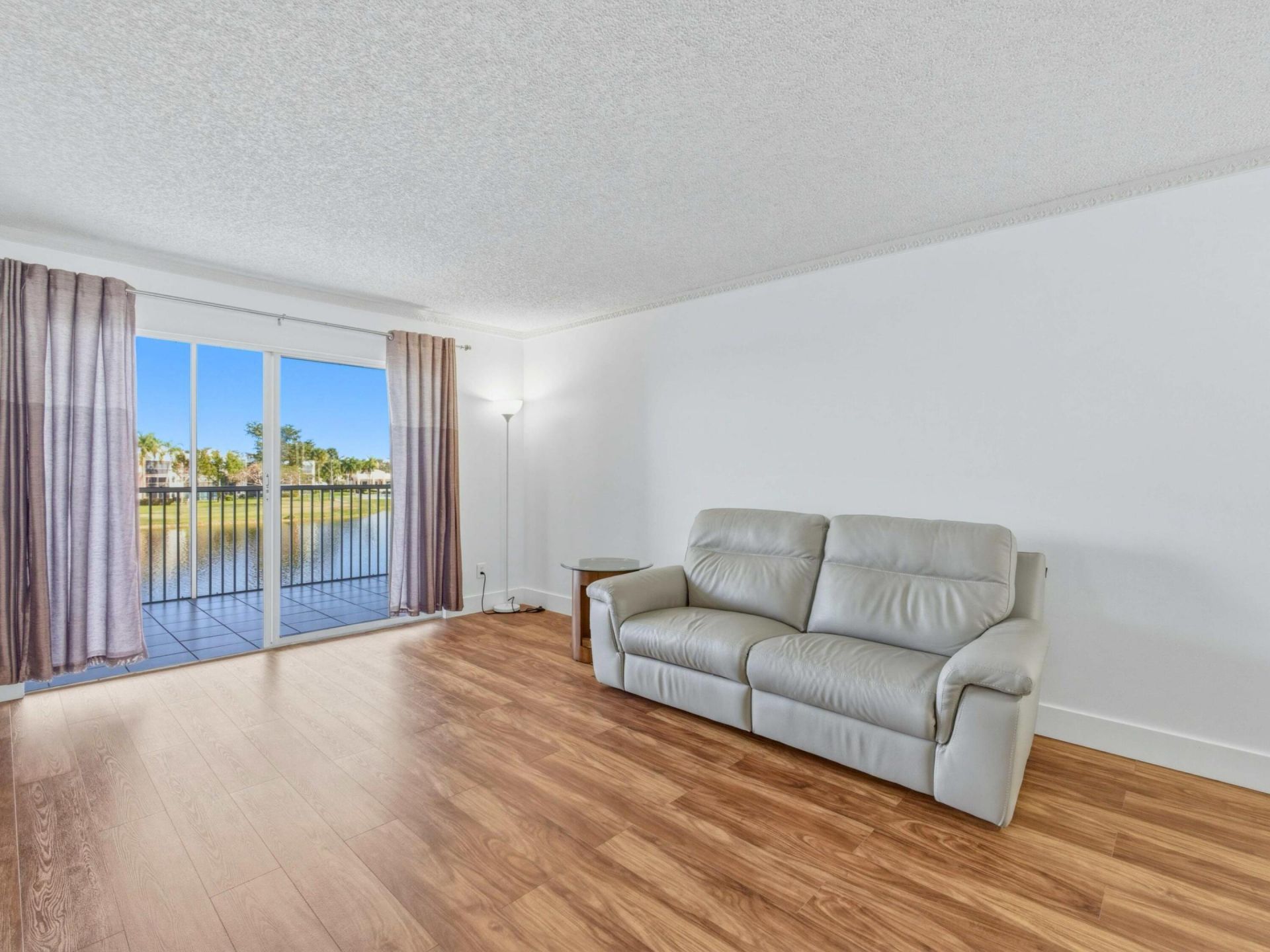 7292 S Devon Drive, Unit 302, Tamarac, FL 33321 Photo