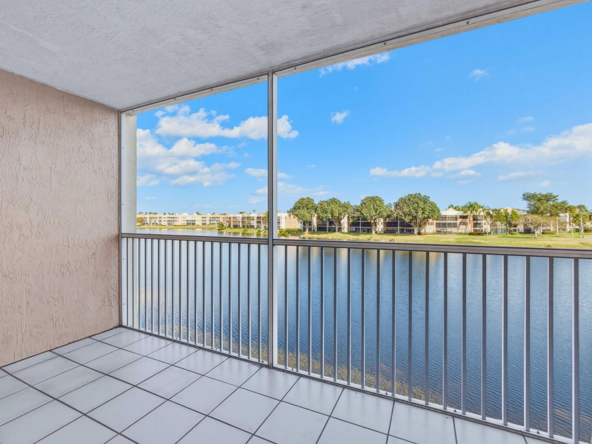 7292 S Devon Drive, Unit 302, Tamarac, FL 33321 Photo