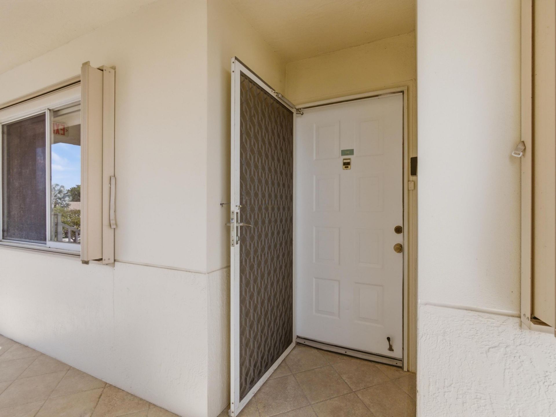 7292 S Devon Drive, Unit 302, Tamarac, FL 33321 Photo