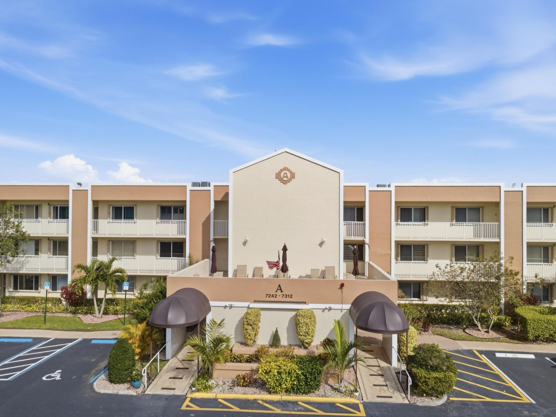 7292 S Devon Drive, Unit 302, Tamarac, FL 33321 Photo