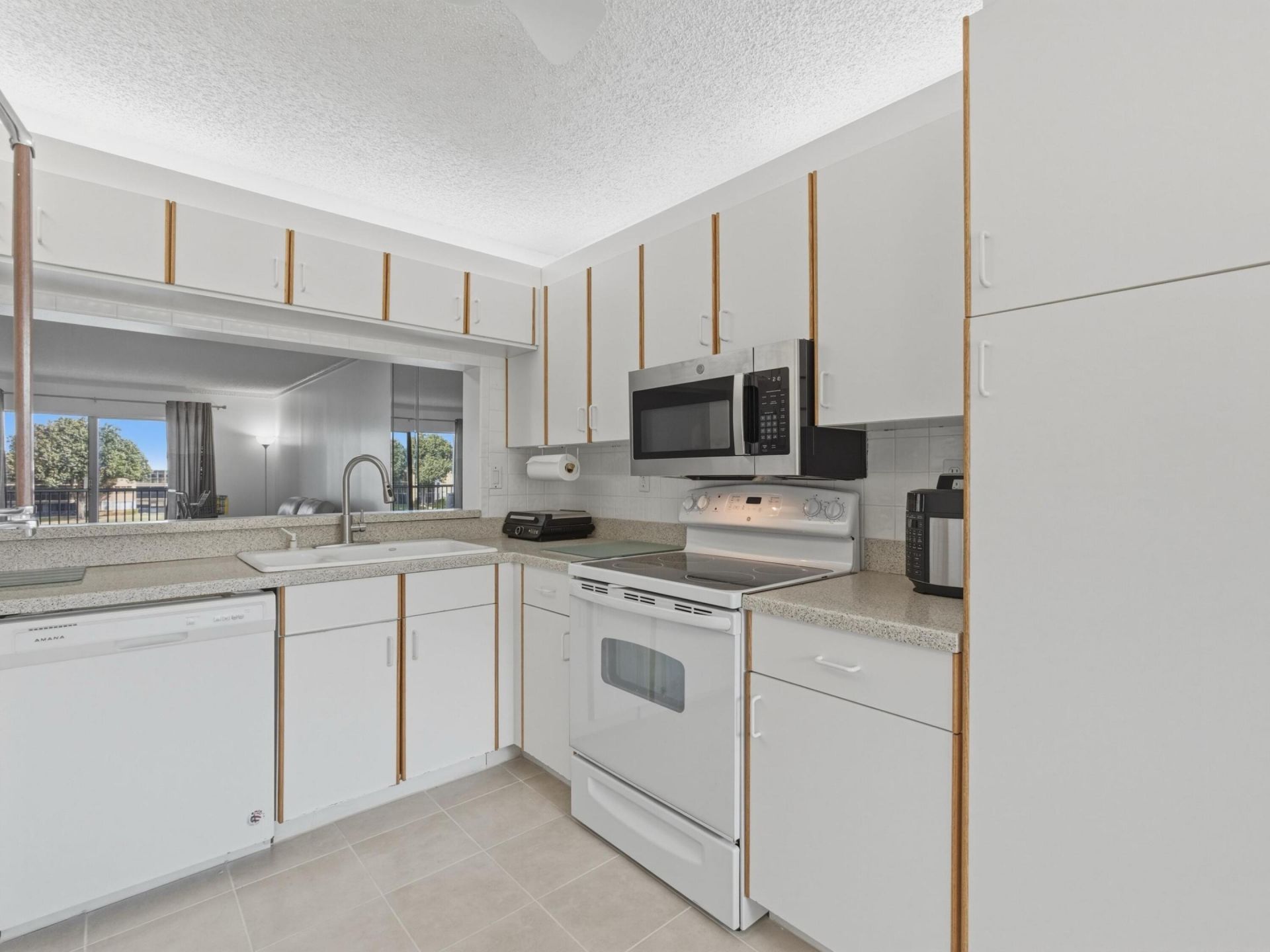 7292 S Devon Drive, Unit 302, Tamarac, FL 33321 Photo