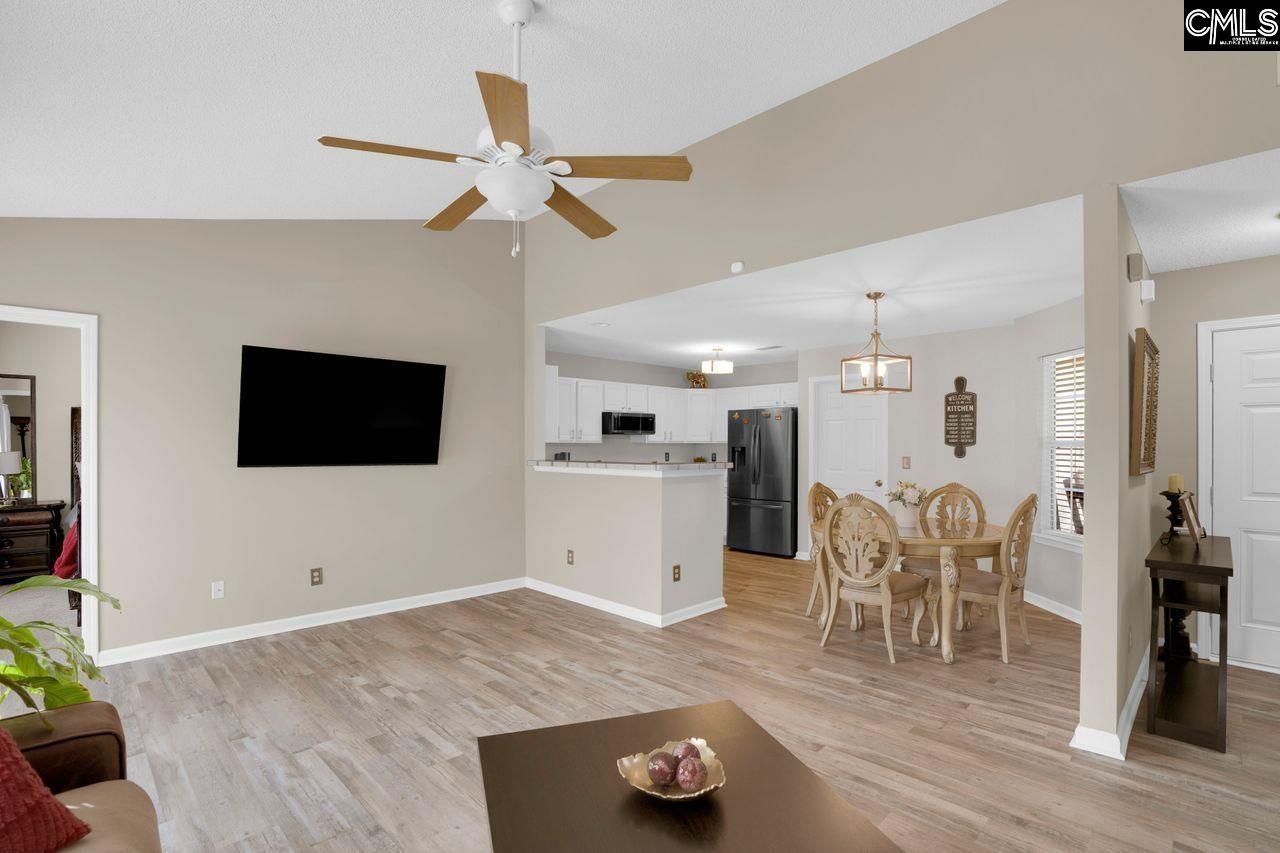 103 Spring Lake Drive Photo 11