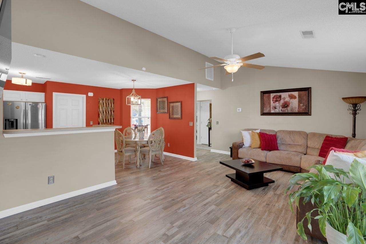 103 Spring Lake Drive Photo 4