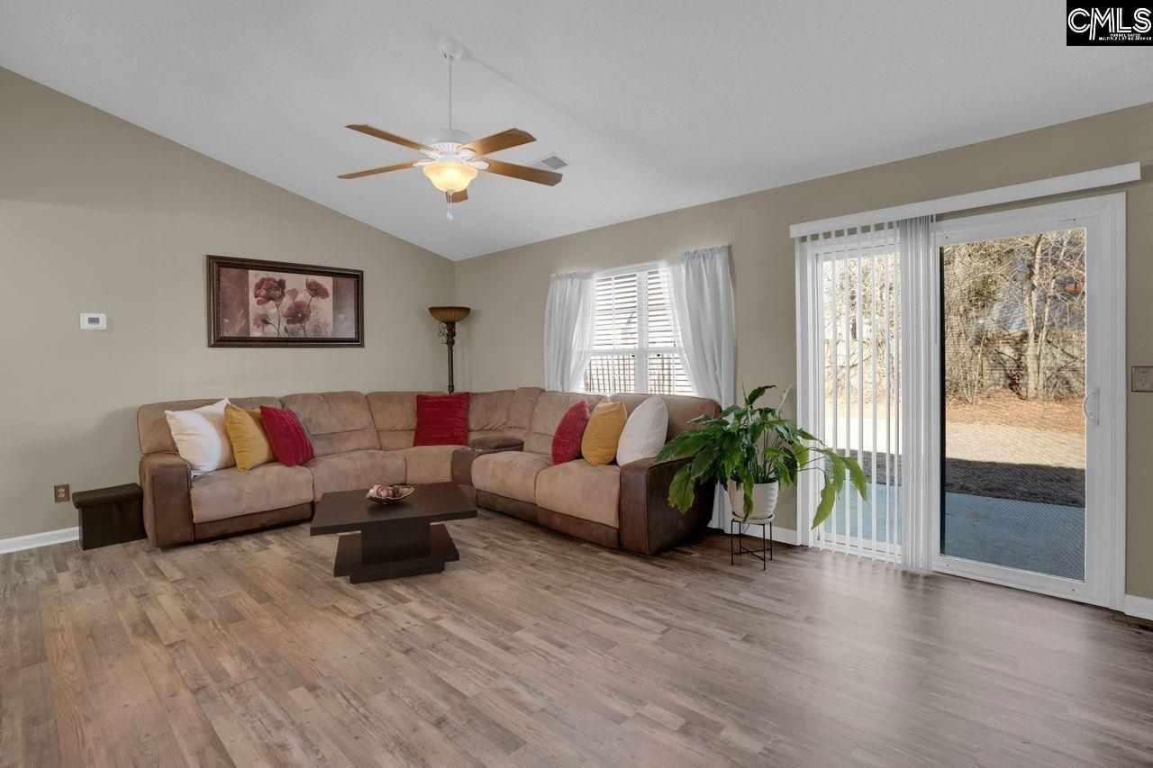 103 Spring Lake Drive Photo 5