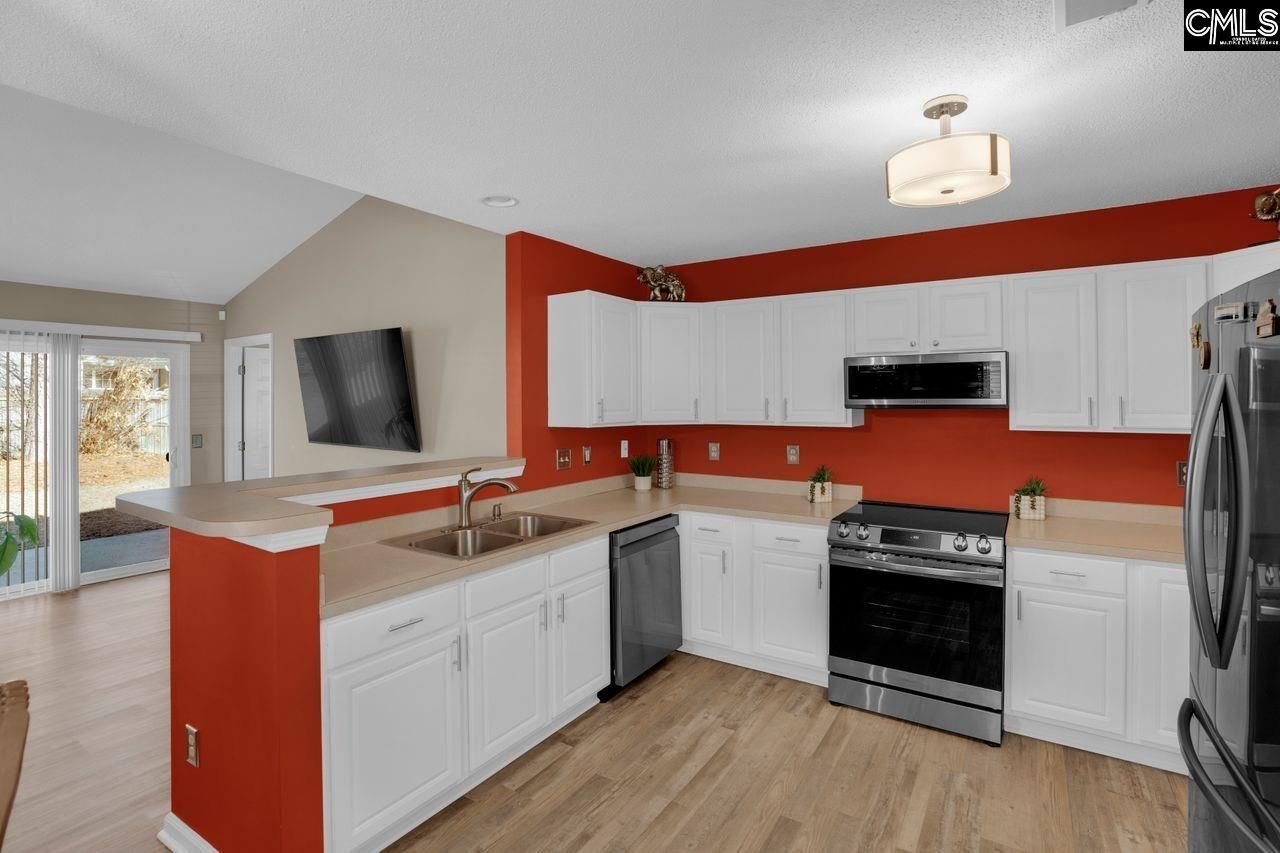 103 Spring Lake Drive Photo 6