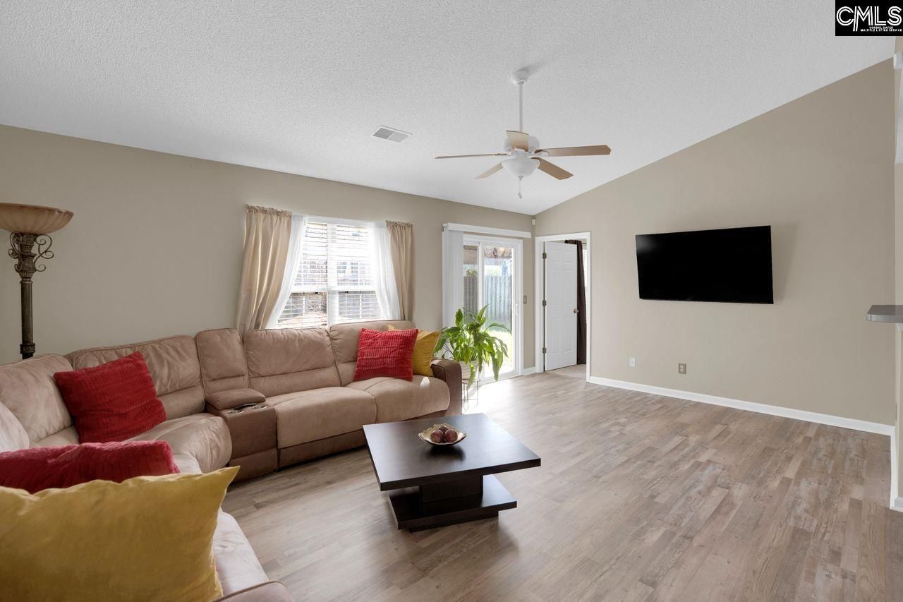 103 Spring Lake Drive Photo 6