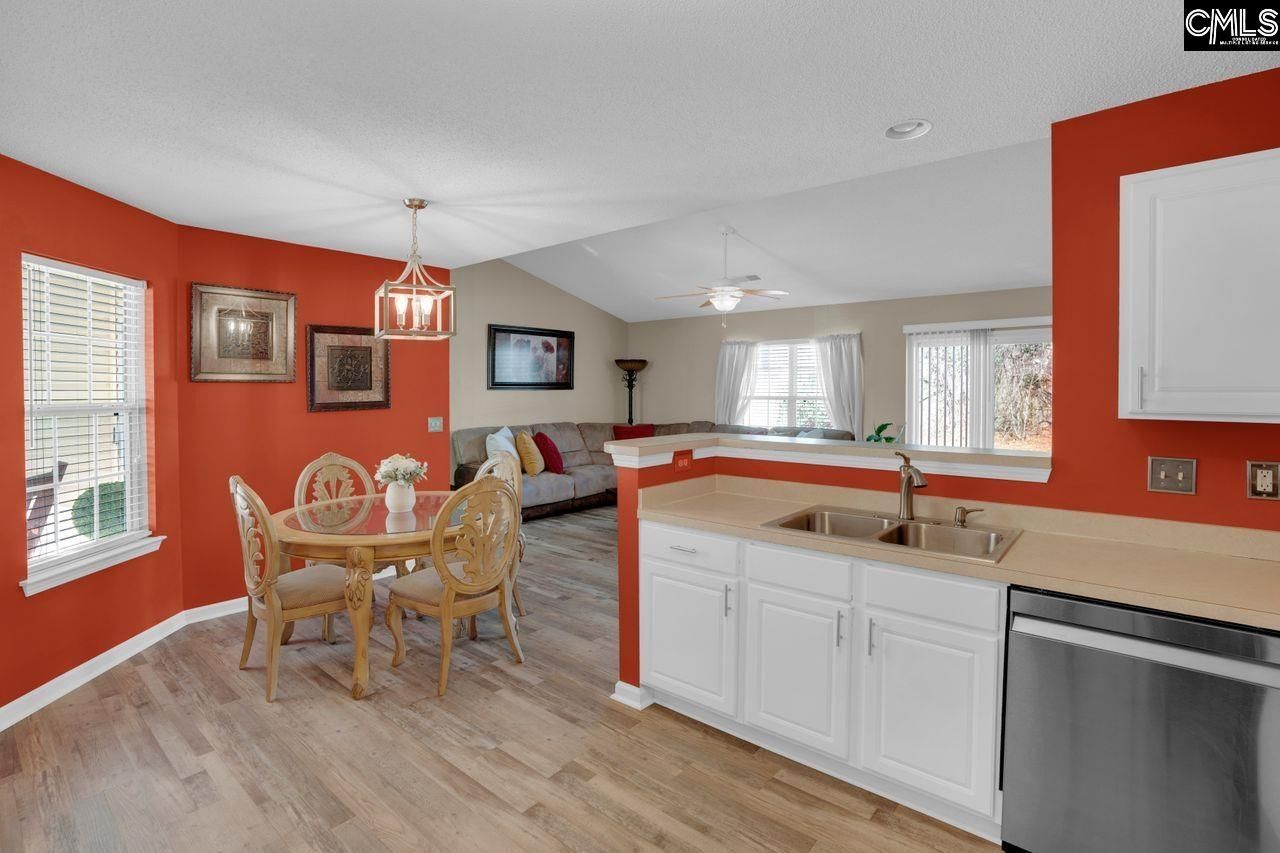 103 Spring Lake Drive Photo 7