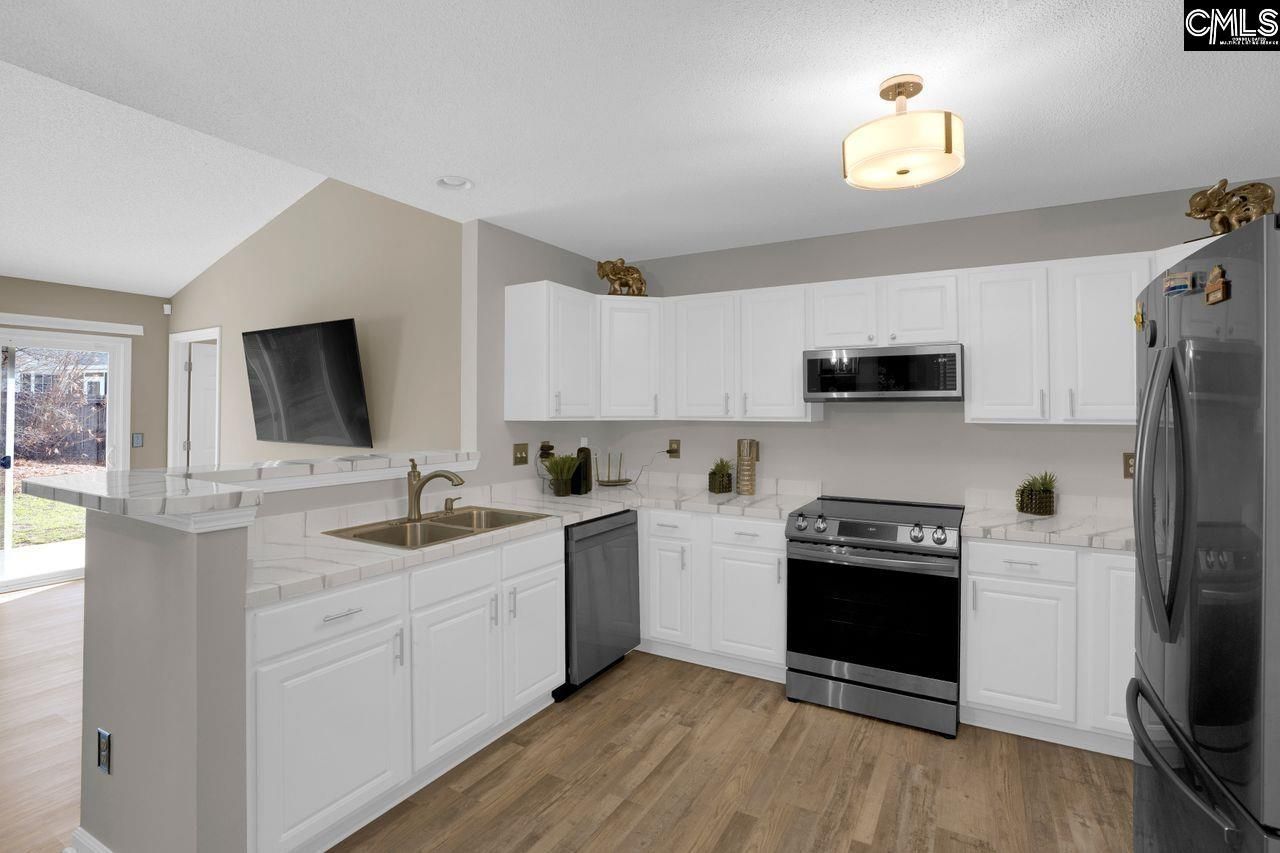 103 Spring Lake Drive Photo 8