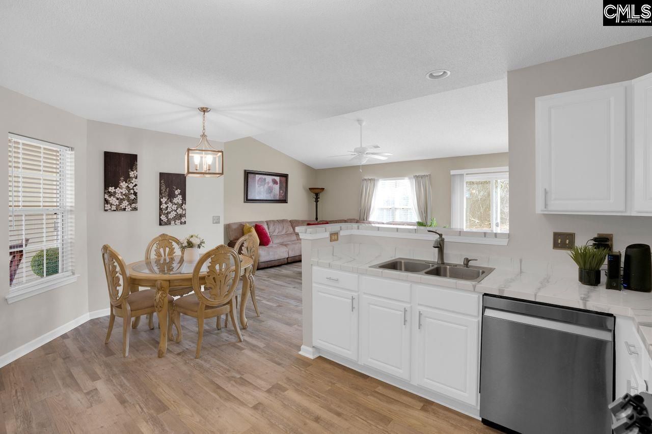 103 Spring Lake Drive Photo 9