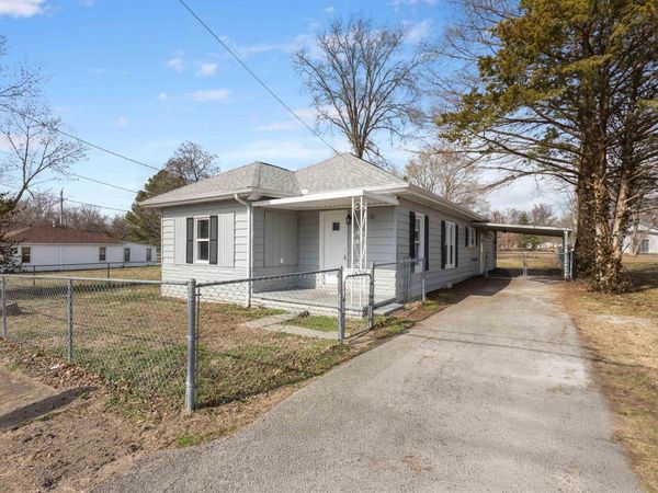 1905 E Garland Street, West Frankfort, IL 62896