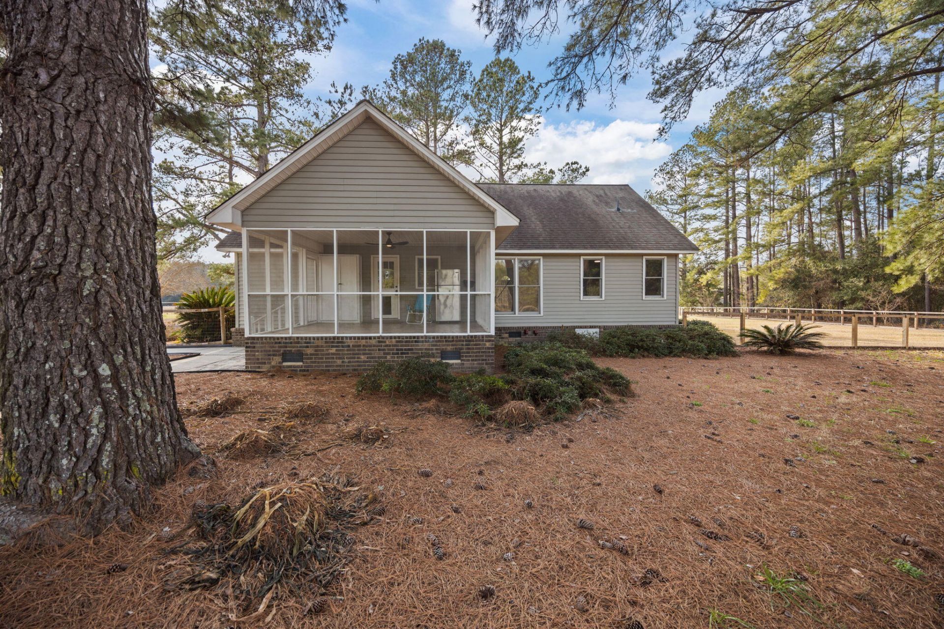 477 Grooms Road Photo 2
