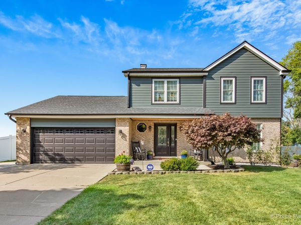 20W425 Peters Court, Downers Grove, IL 60516