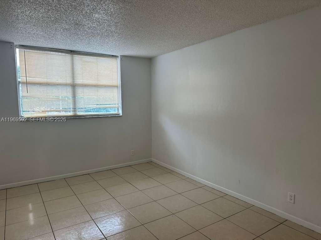 500 Executive Center Dr, Unit 1C, West Palm Beach, FL 33401 Photo