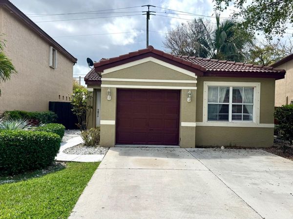 4274 NW 1st Place, Deerfield Beach, FL 33442