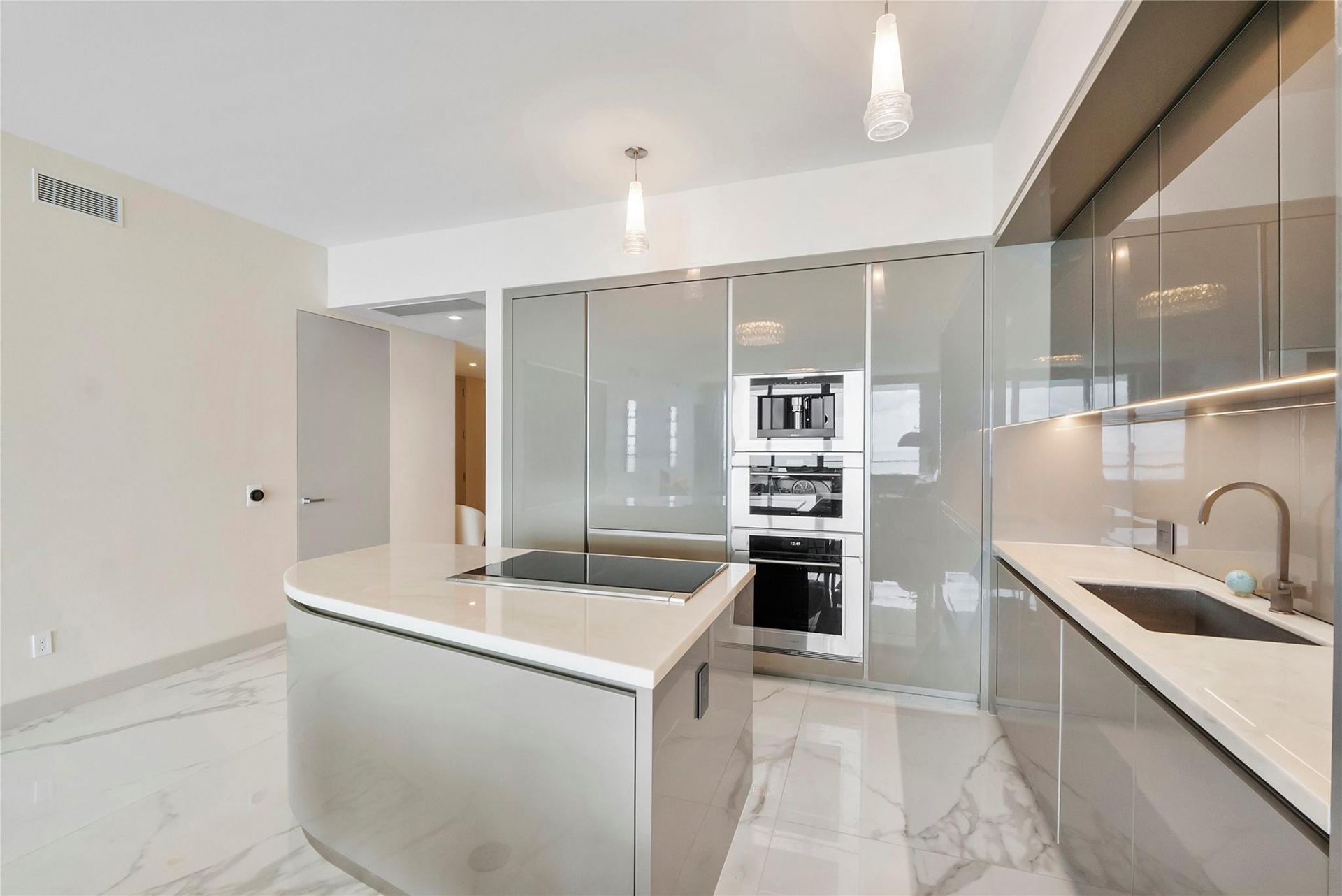 18975 Collins Avenue, Unit 3401, Sunny Isles Beach, FL 33160 Photo